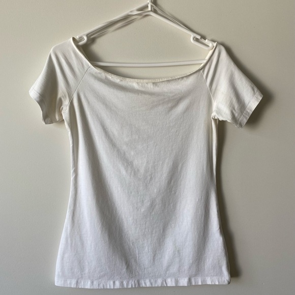H&M Tops - H&M Scoop Neck Short Sleeves Tee White Size Medium